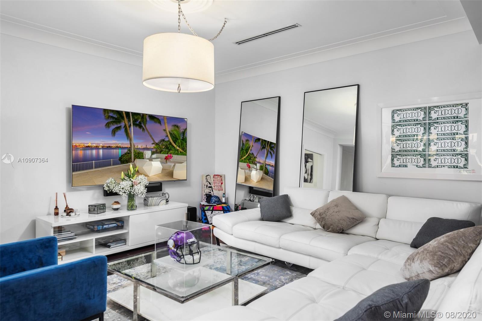 SUNSET ISLANDS-NO 4 - Residential