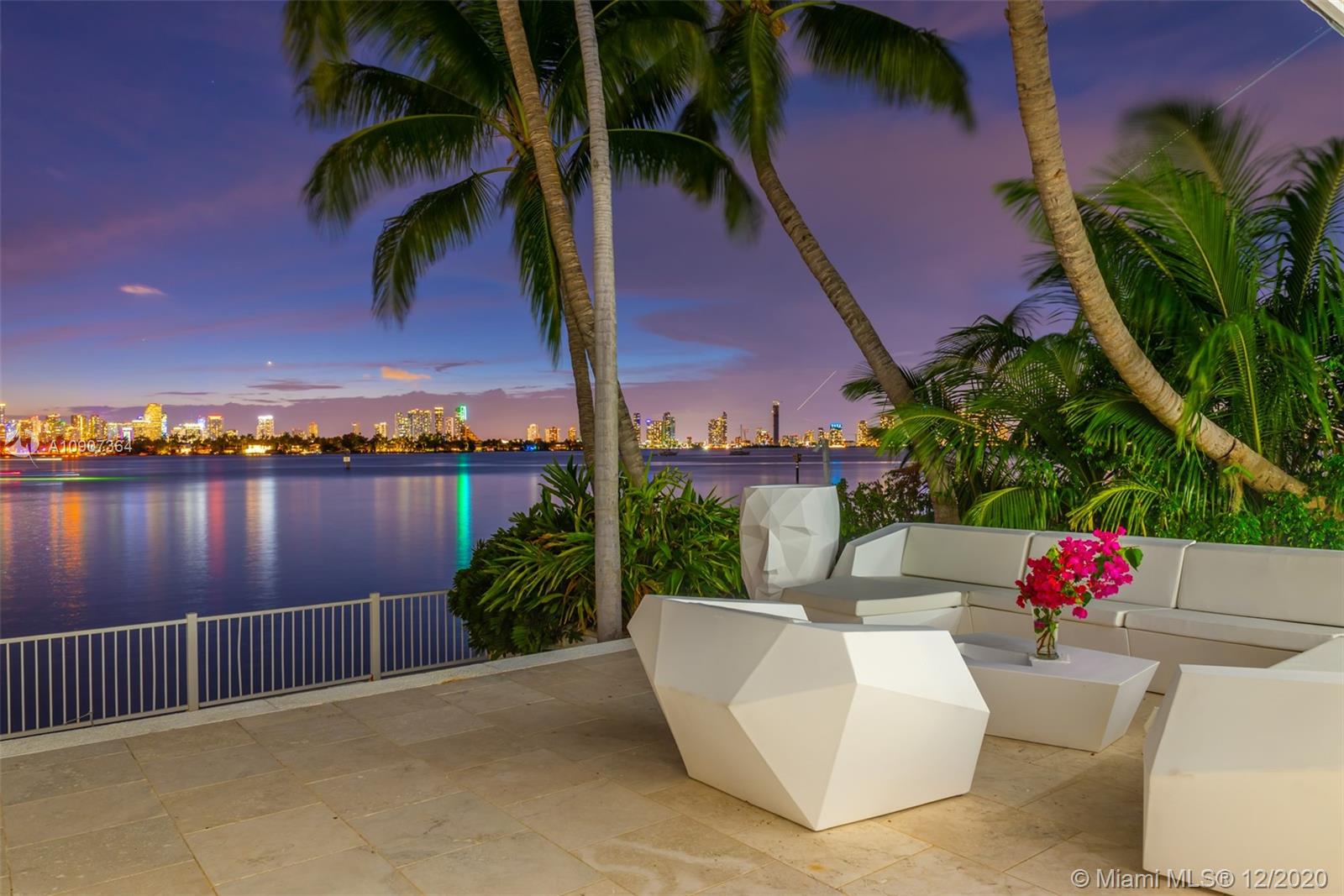 SUNSET ISLANDS-NO 4 - Residential