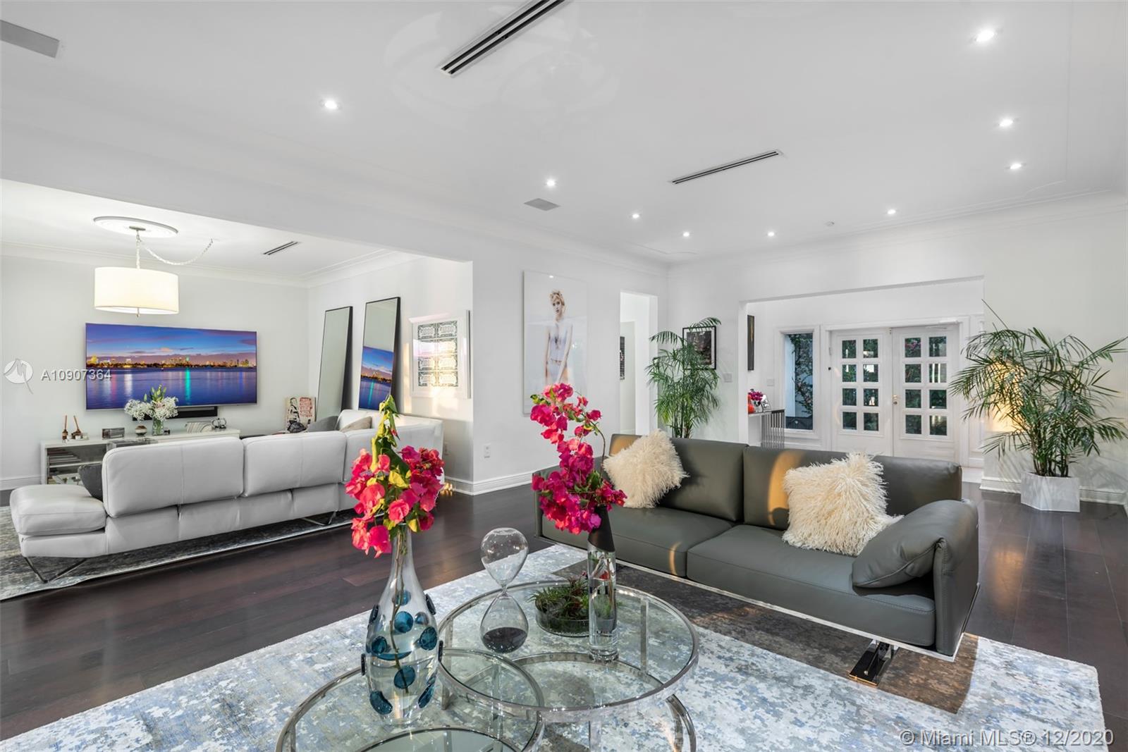 SUNSET ISLANDS-NO 4 - Residential