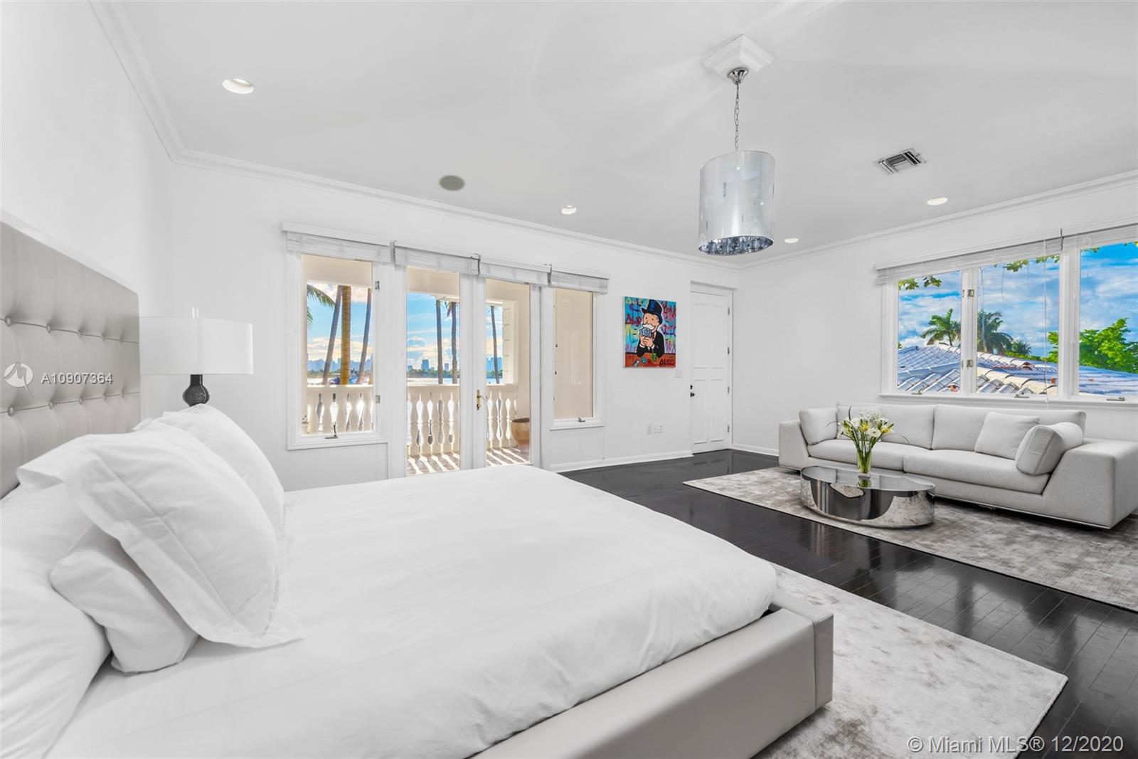 SUNSET ISLANDS-NO 4 - Residential