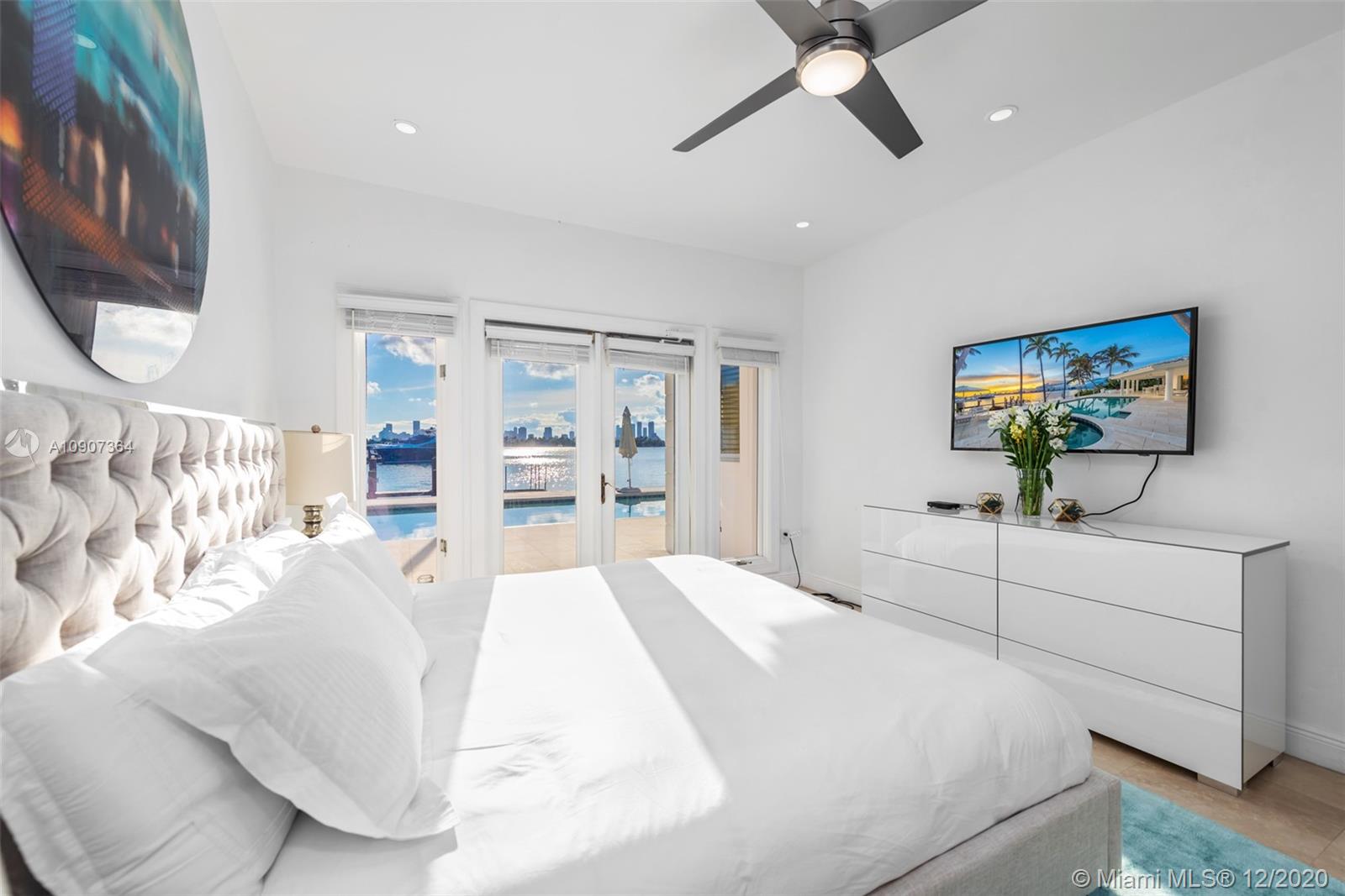 SUNSET ISLANDS-NO 4 - Residential