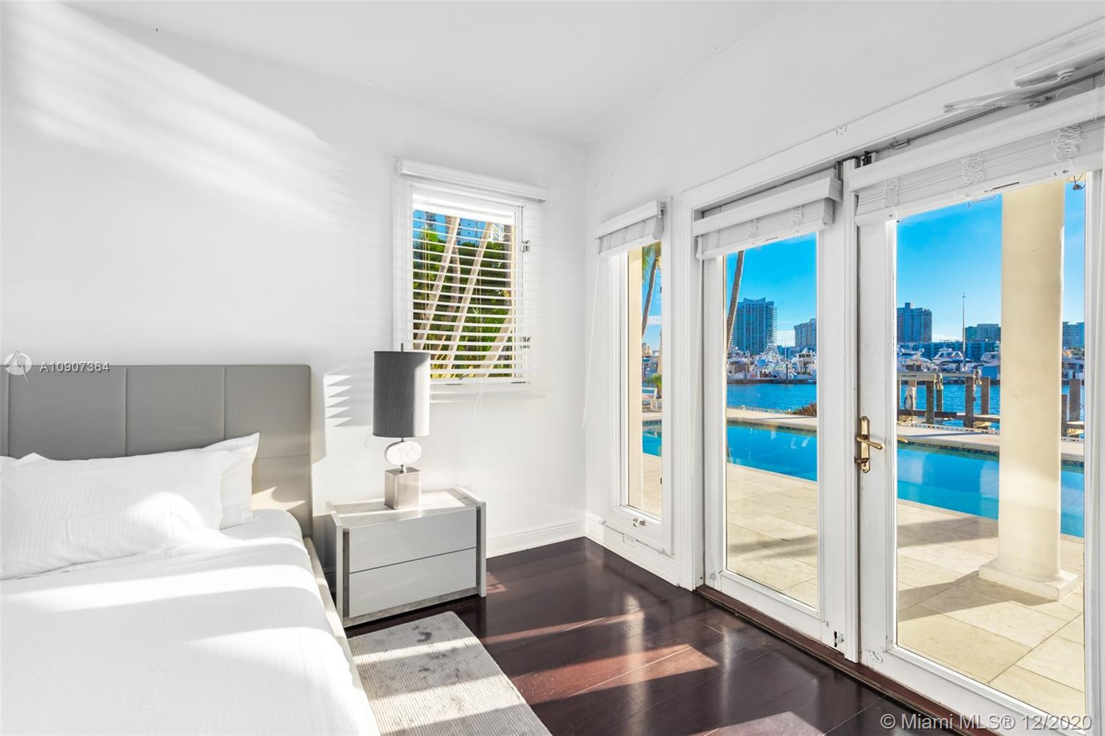 SUNSET ISLANDS-NO 4 - Residential