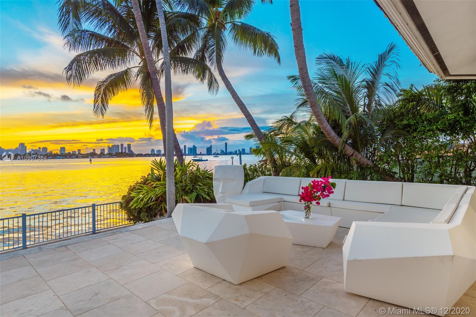 SUNSET ISLANDS-NO 4 - Residential