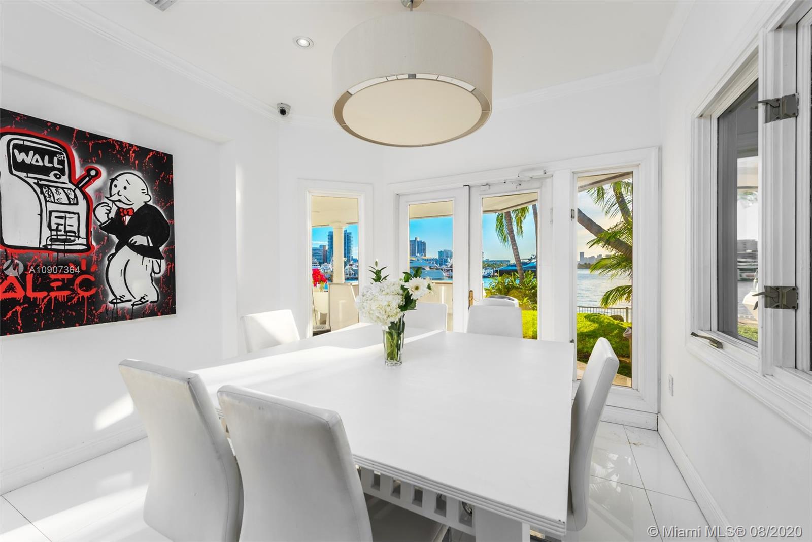 SUNSET ISLANDS-NO 4 - Residential