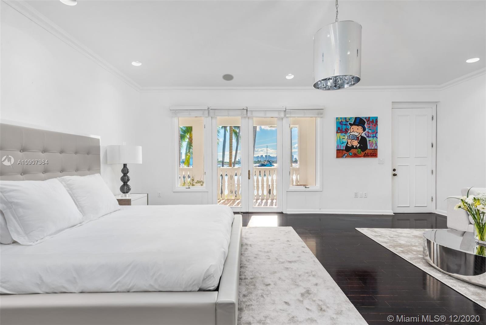 SUNSET ISLANDS-NO 4 - Residential