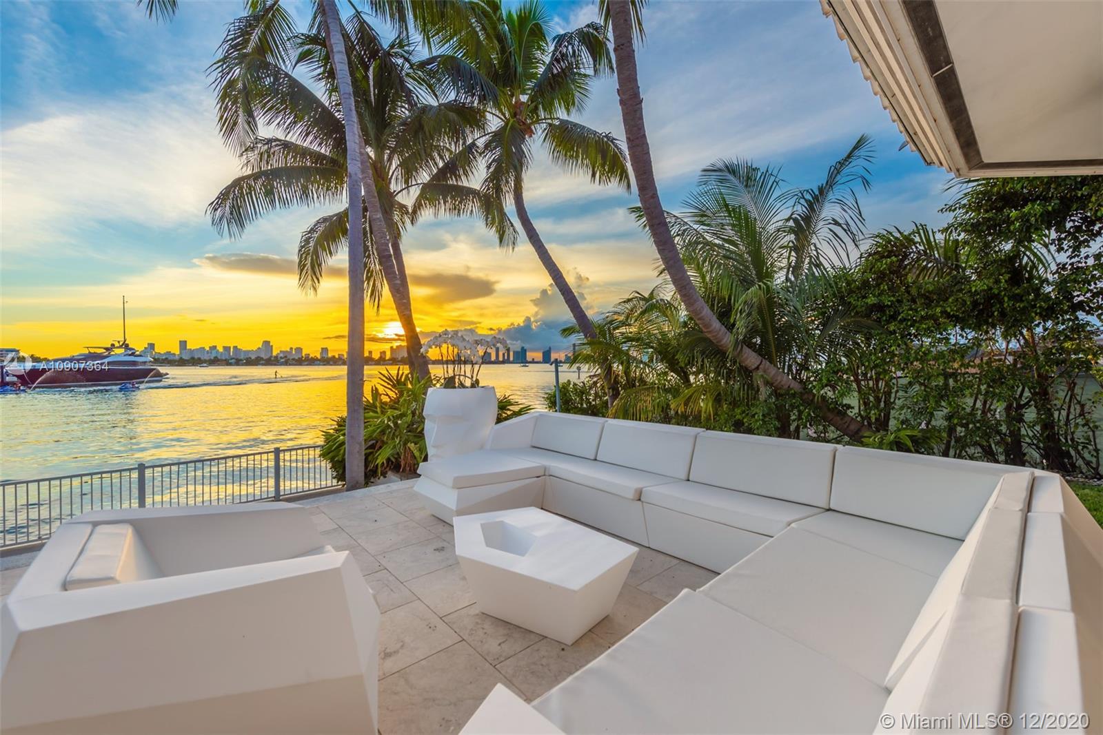 SUNSET ISLANDS-NO 4 - Residential