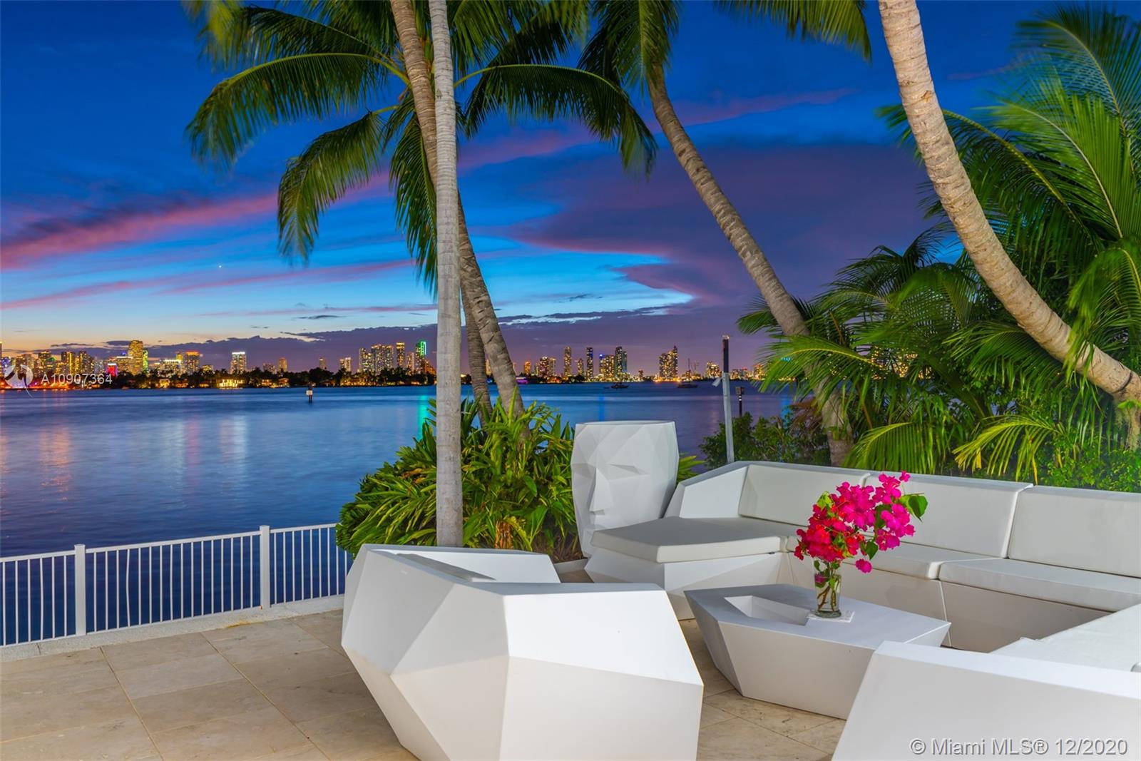 SUNSET ISLANDS-NO 4 - Residential