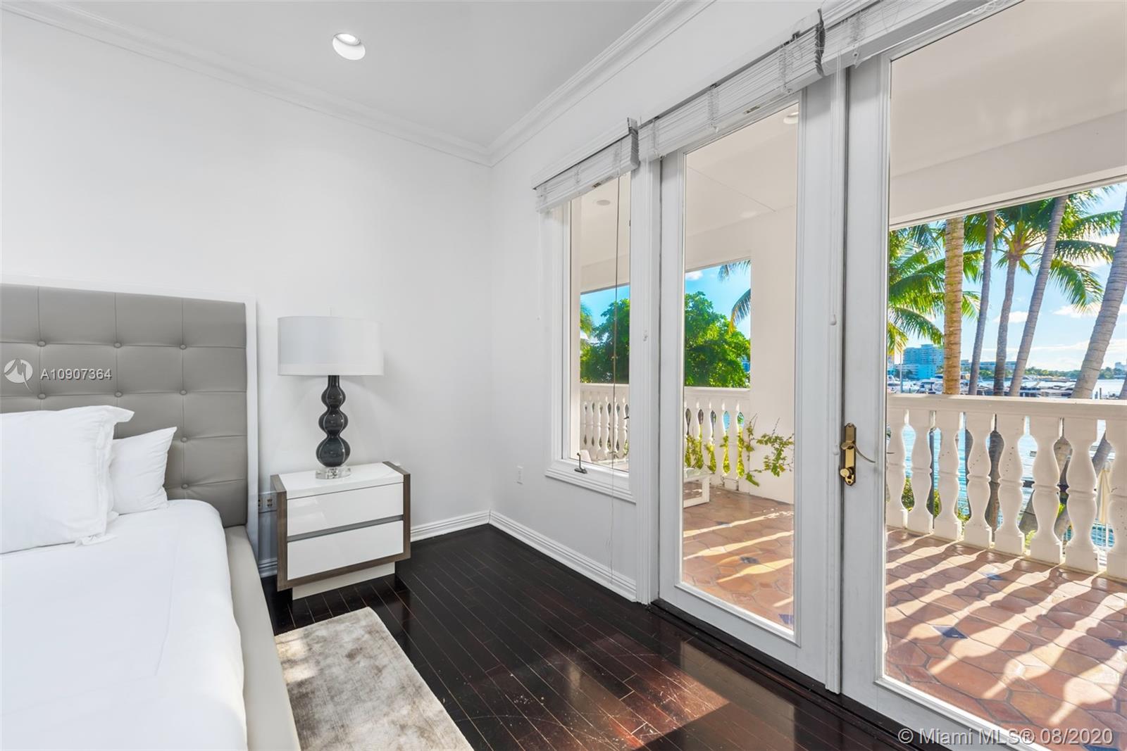 SUNSET ISLANDS-NO 4 - Residential