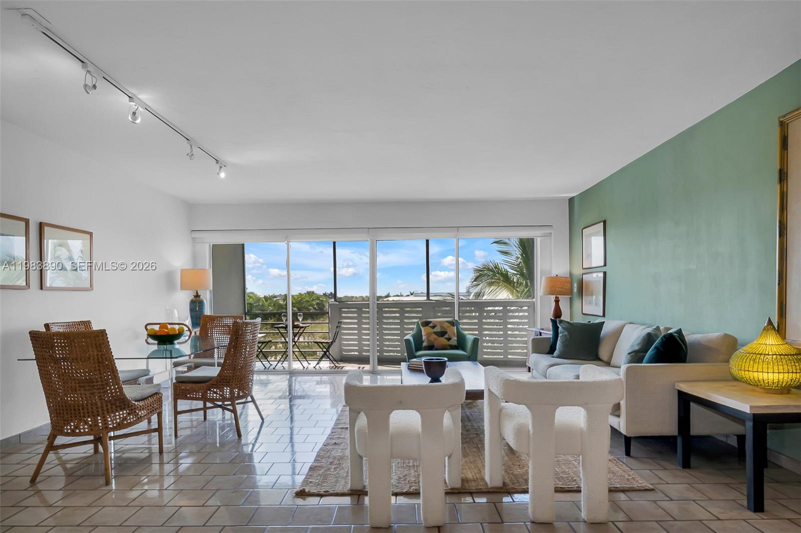 CRANDON TOWER CONDO - Residential