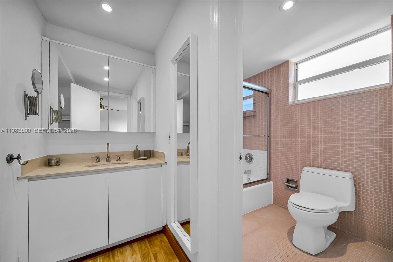 CRANDON TOWER CONDO - Residential