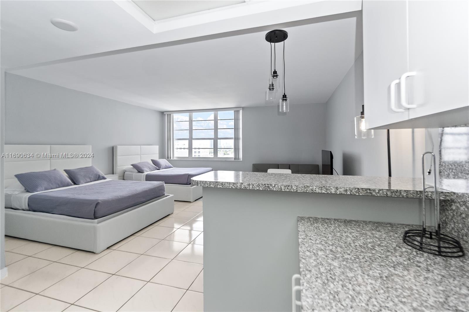 THE DECOPLAGE CONDO - Residential Lease