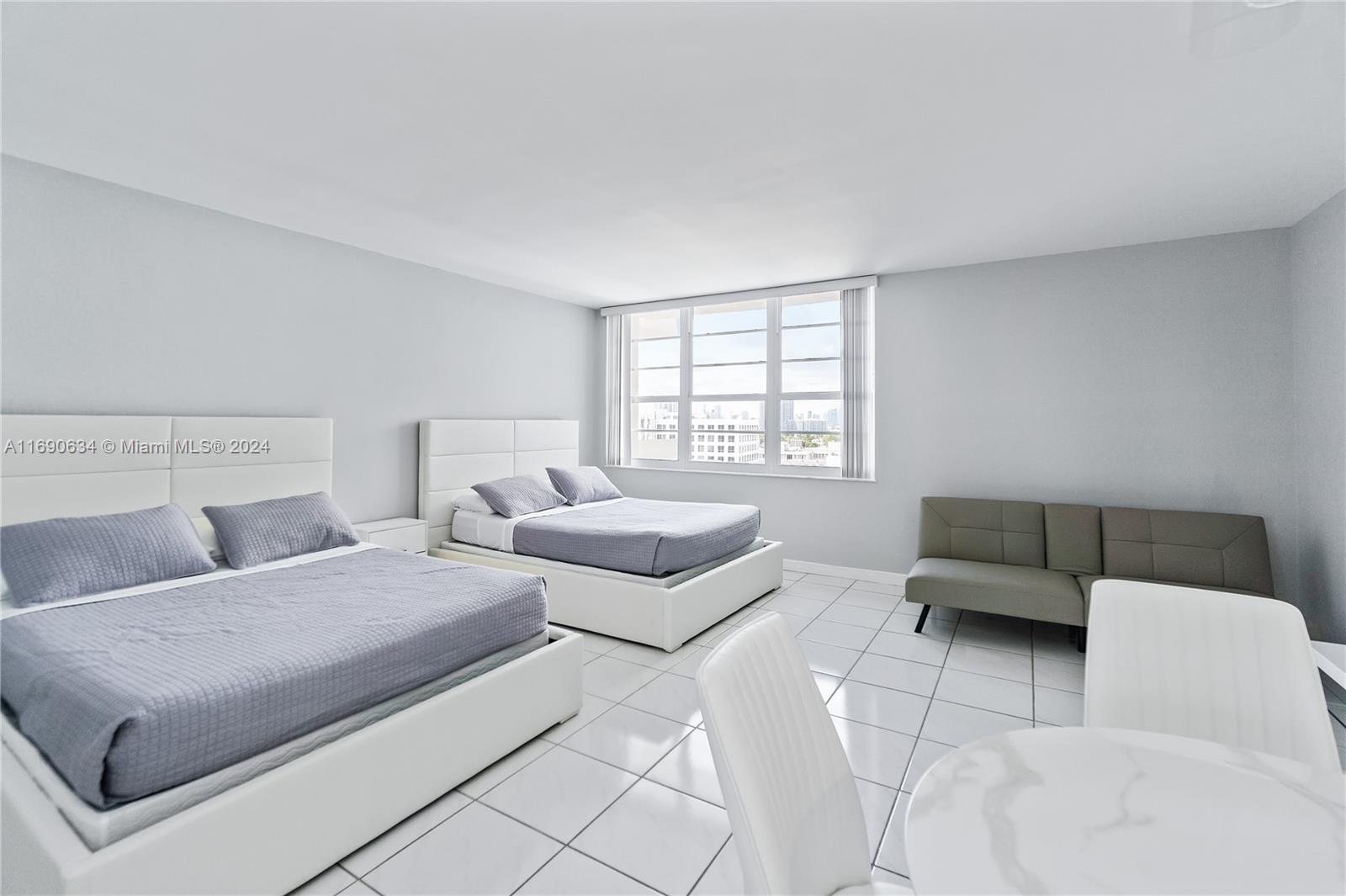 Rental Property at 100 Lincoln Rd 1016, Miami Beach, Miami-Dade County, Florida - Bathrooms: 1  - $2,500 MO.