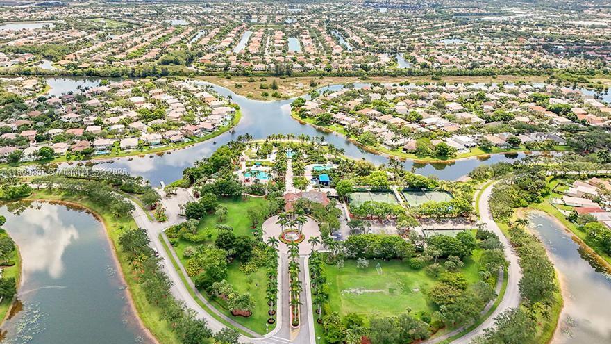 PEMBROKE ISLES V - Residential