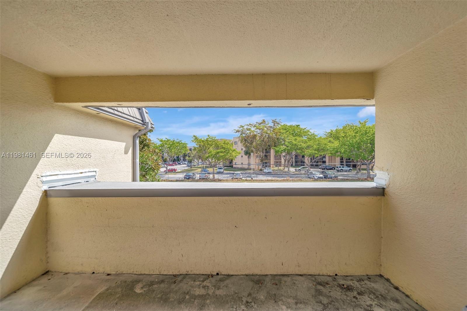 KENDALE LAKES TOWNHOUSE C - Residential