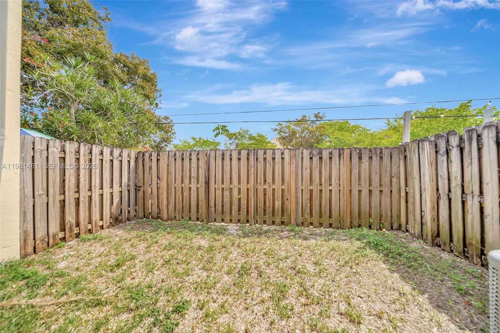 KENDALE LAKES TOWNHOUSE C - Residential