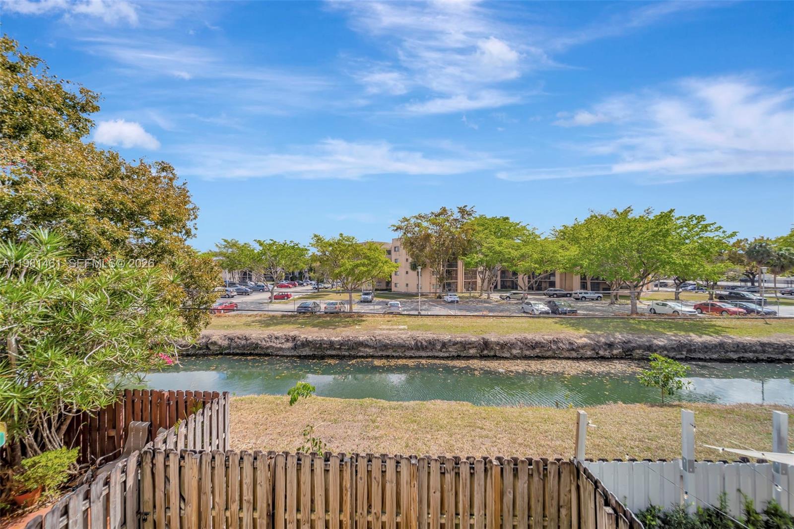 KENDALE LAKES TOWNHOUSE C - Residential