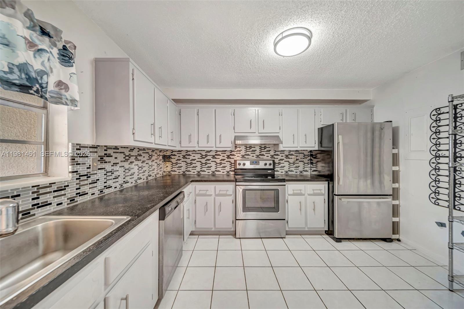 KENDALE LAKES TOWNHOUSE C - Residential