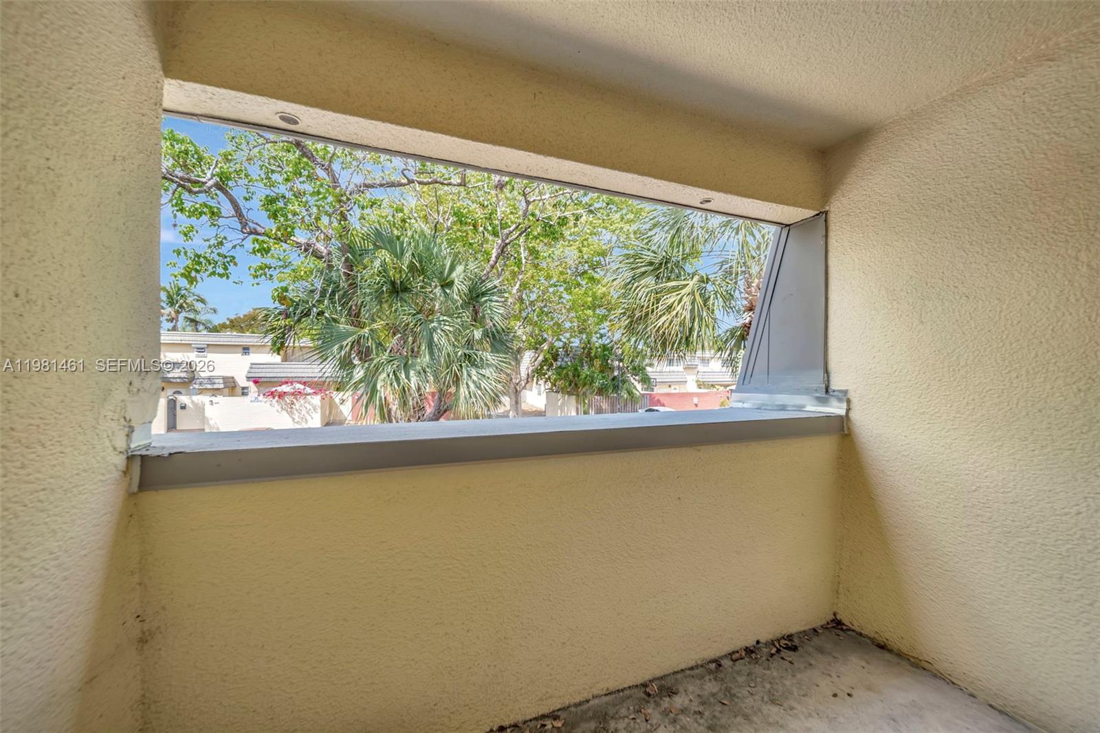 KENDALE LAKES TOWNHOUSE C - Residential