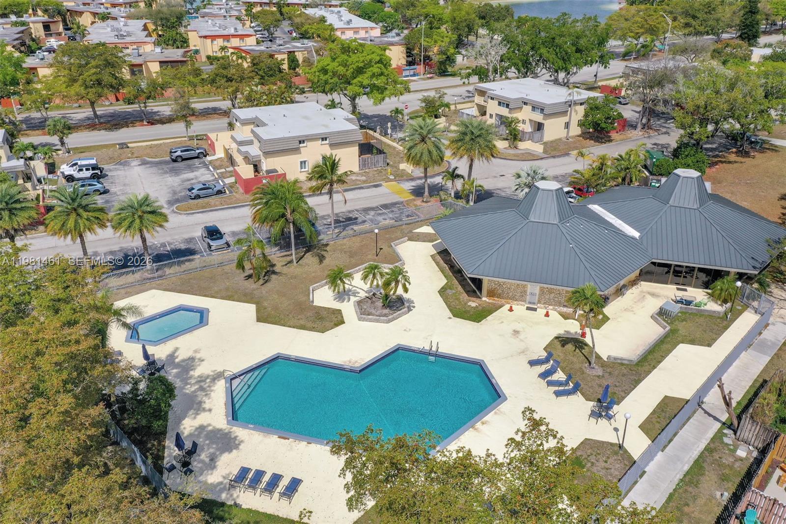 KENDALE LAKES TOWNHOUSE C - Residential