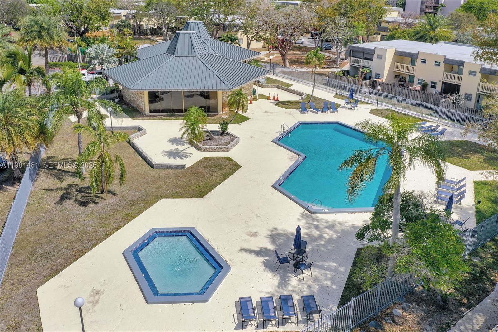 KENDALE LAKES TOWNHOUSE C - Residential