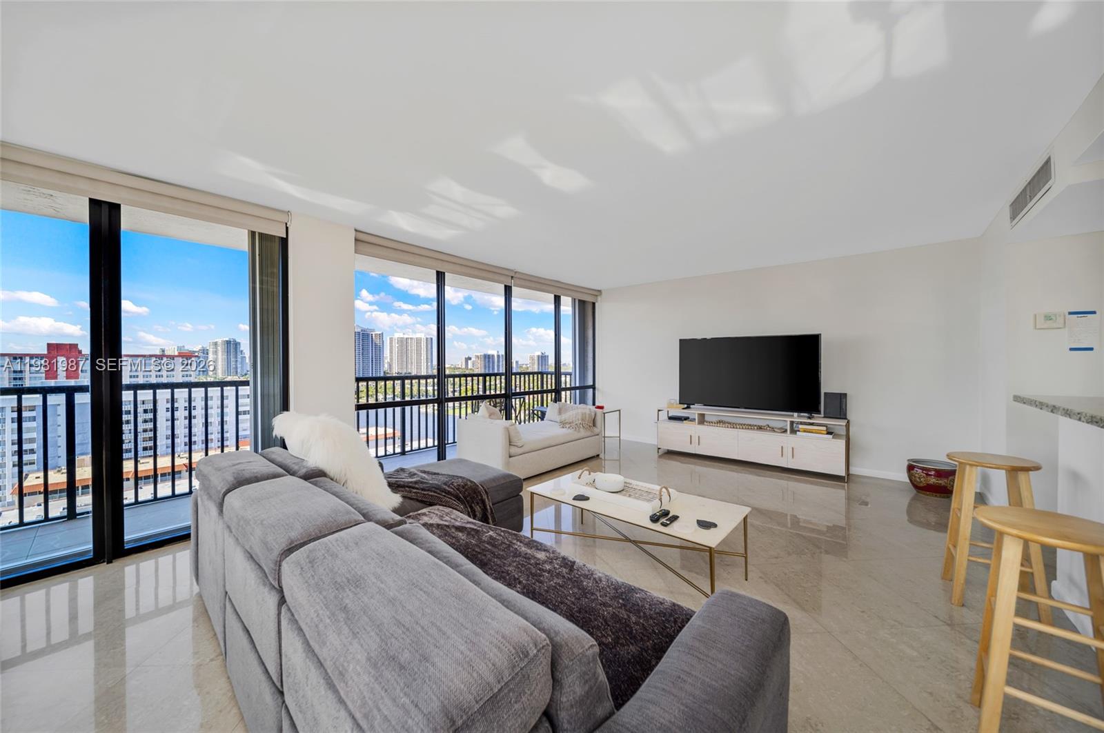 AVANT GARDE CONDO - Residential Lease