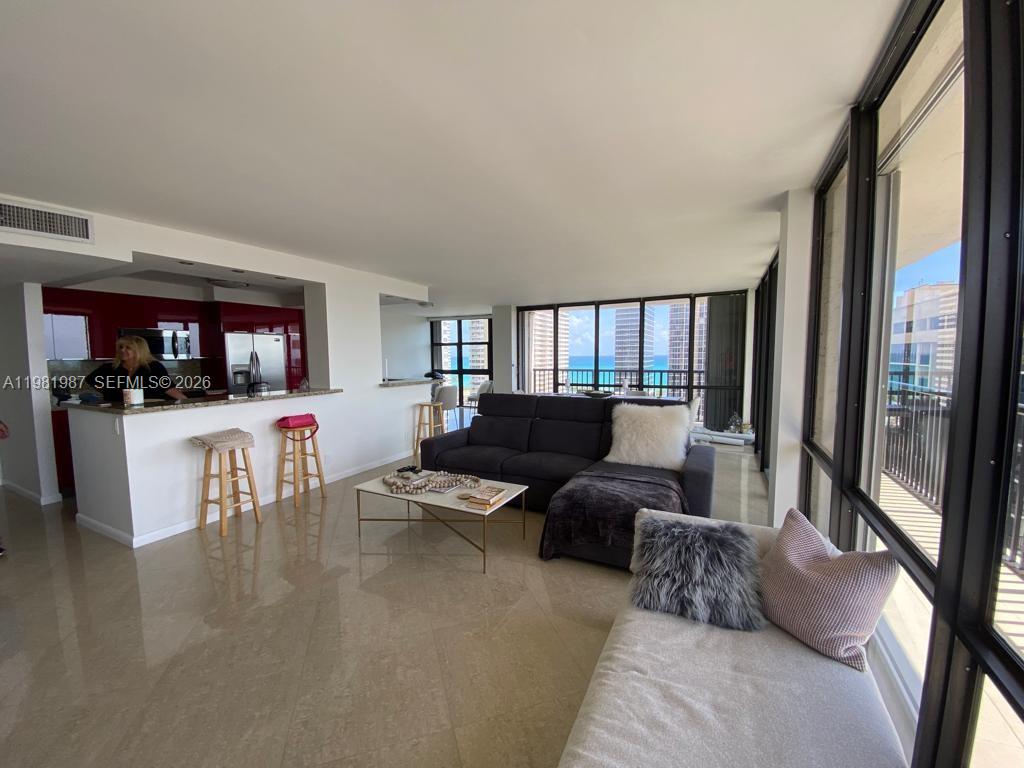 2017 S Ocean Dr 1502