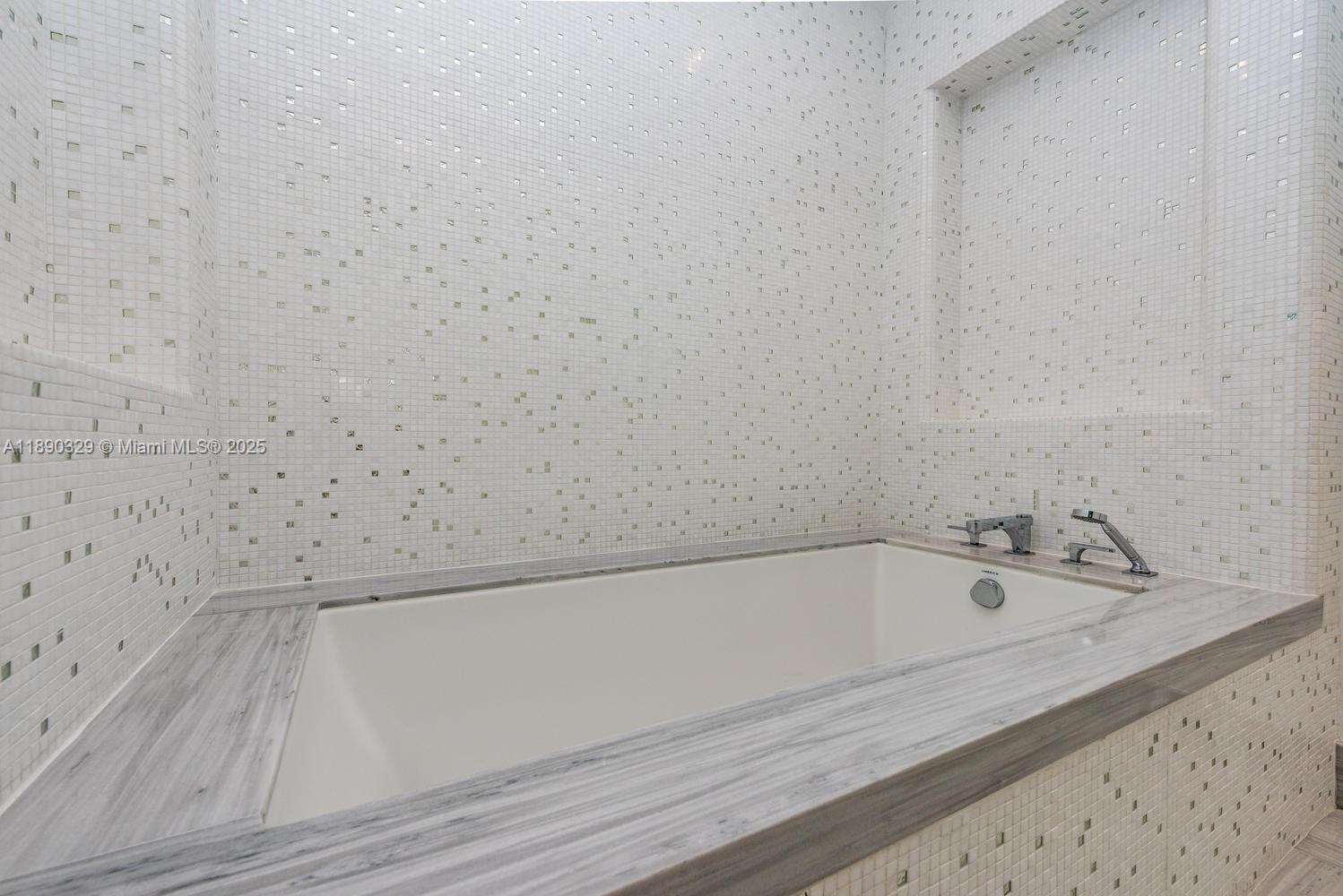 JADE SIGNATURE CONDO - Residential Lease