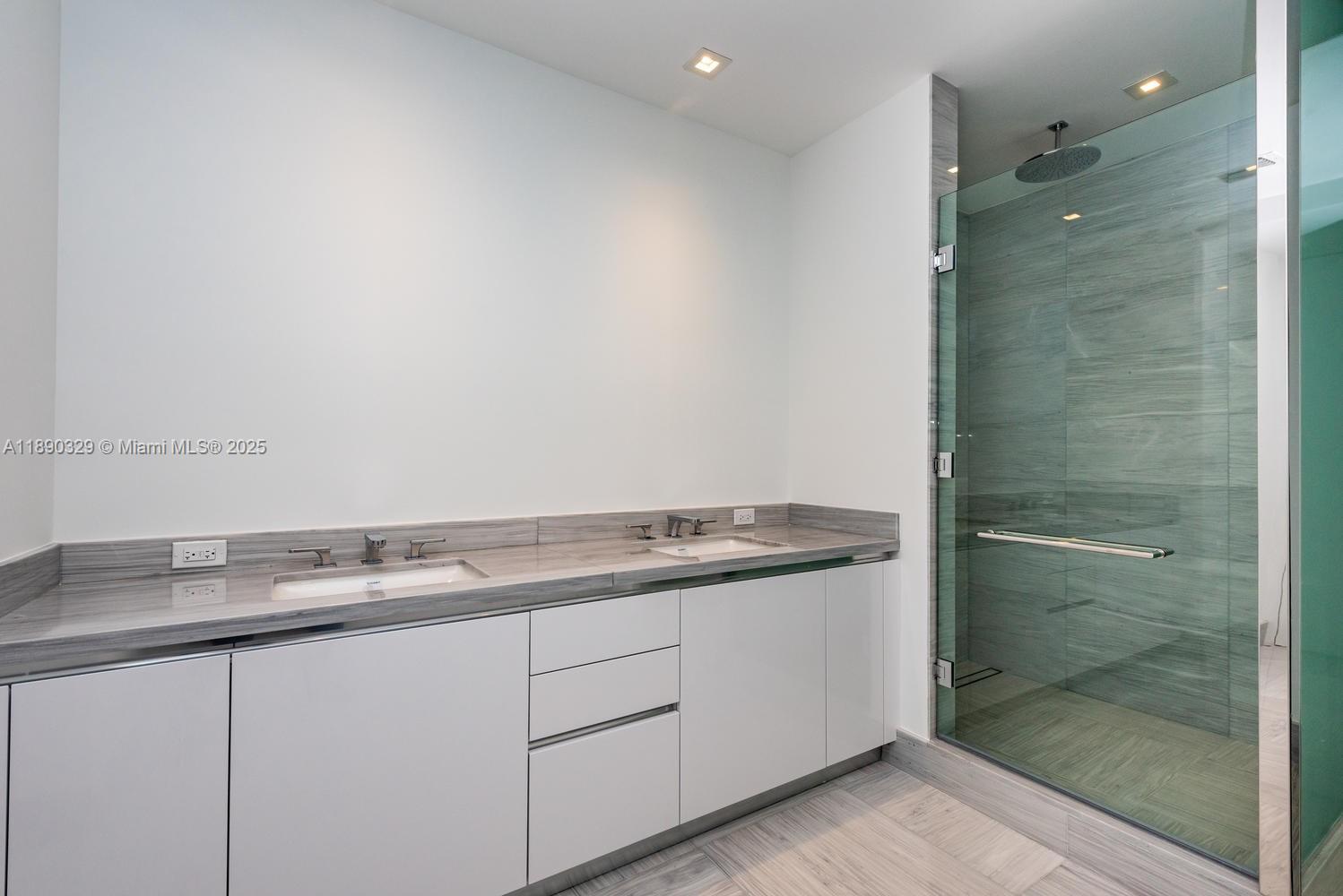 JADE SIGNATURE CONDO - Residential Lease