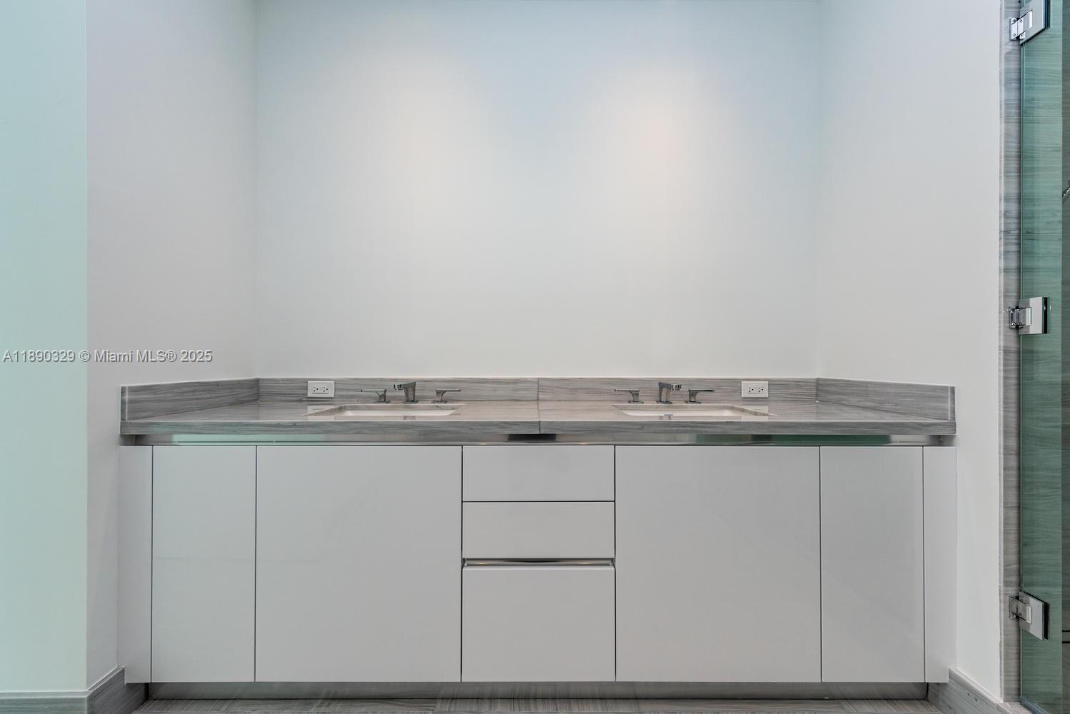 JADE SIGNATURE CONDO - Residential Lease
