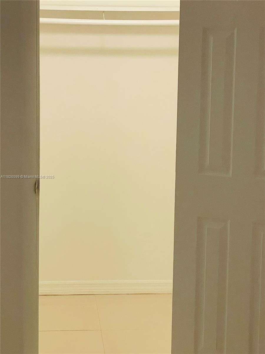 ELDORADO PLAZA WEST CONDO - Residential Lease