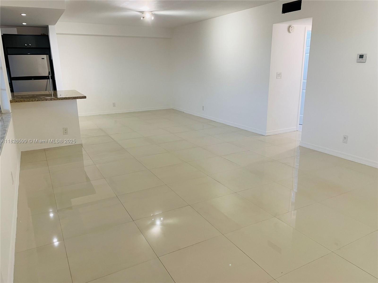 ELDORADO PLAZA WEST CONDO - Residential Lease