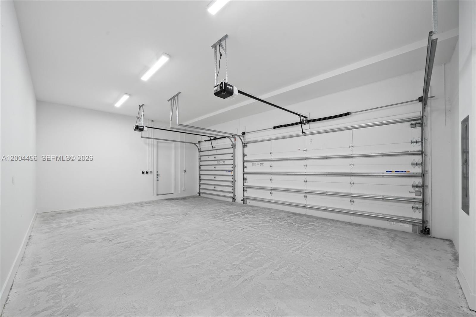 WESTON ESTATES - Residential