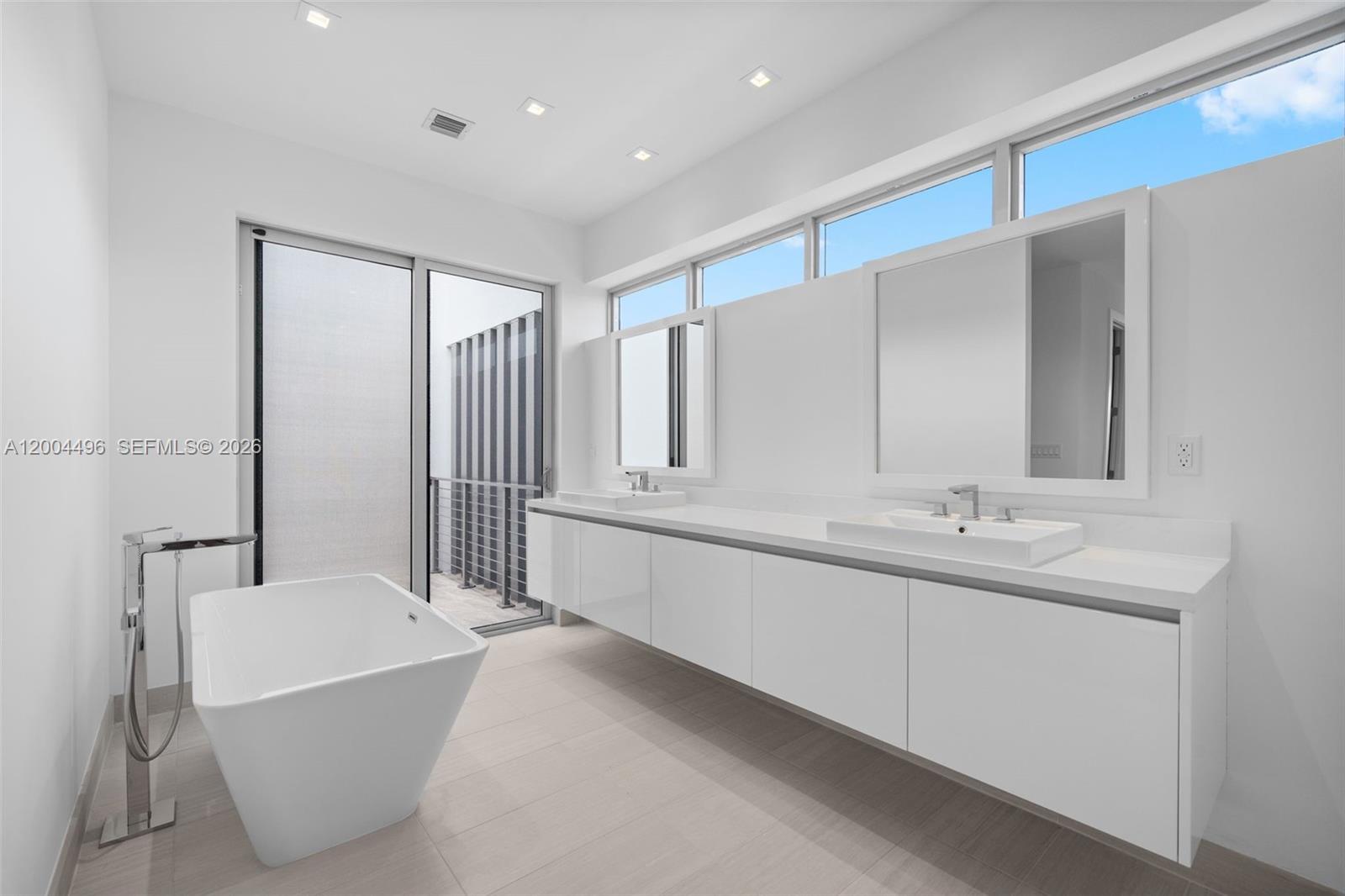 WESTON ESTATES - Residential