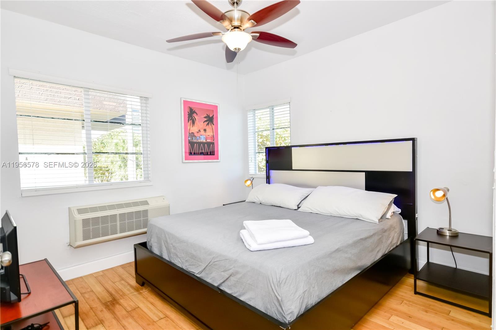 THE LOFTS AT COLLINS COND - Residential Lease