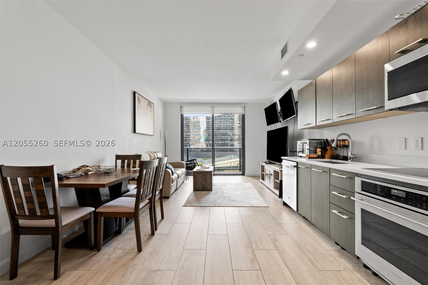 45 SW 9th St 1109