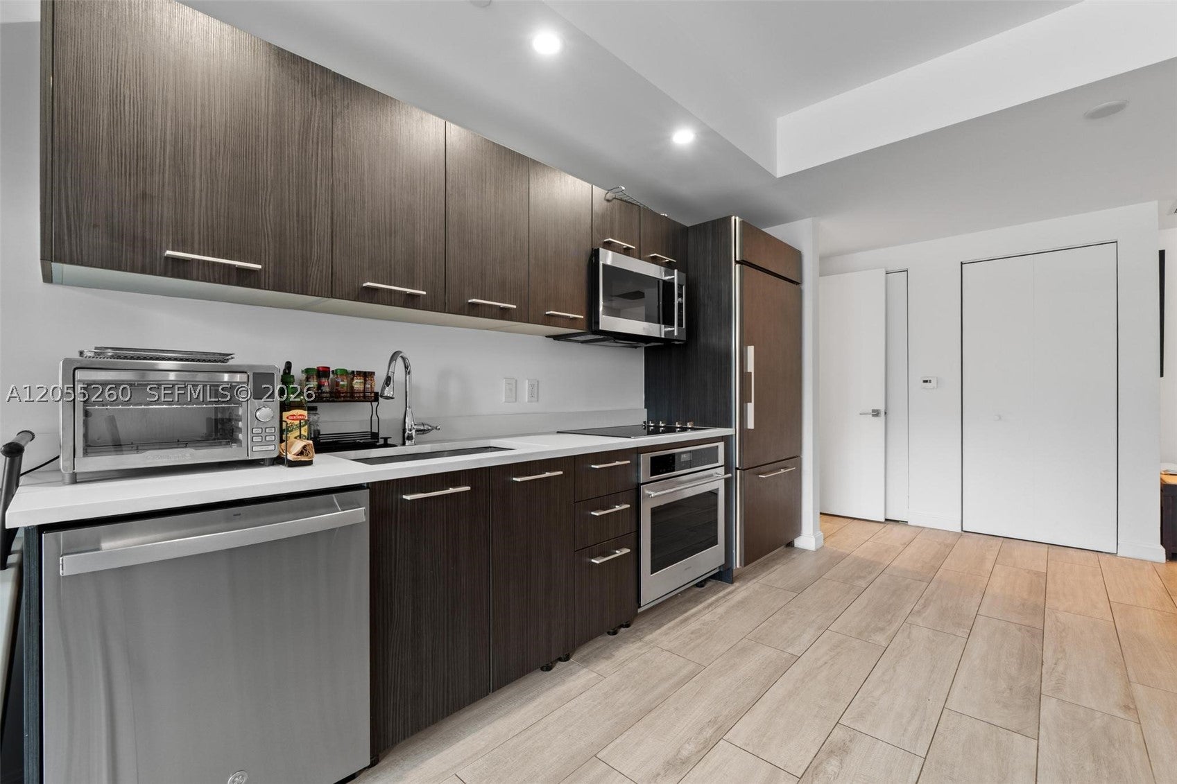 45 SW 9th St 1109