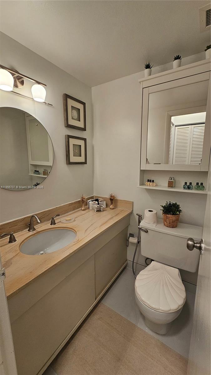 HEMISPHERES CONDO - Residential Lease