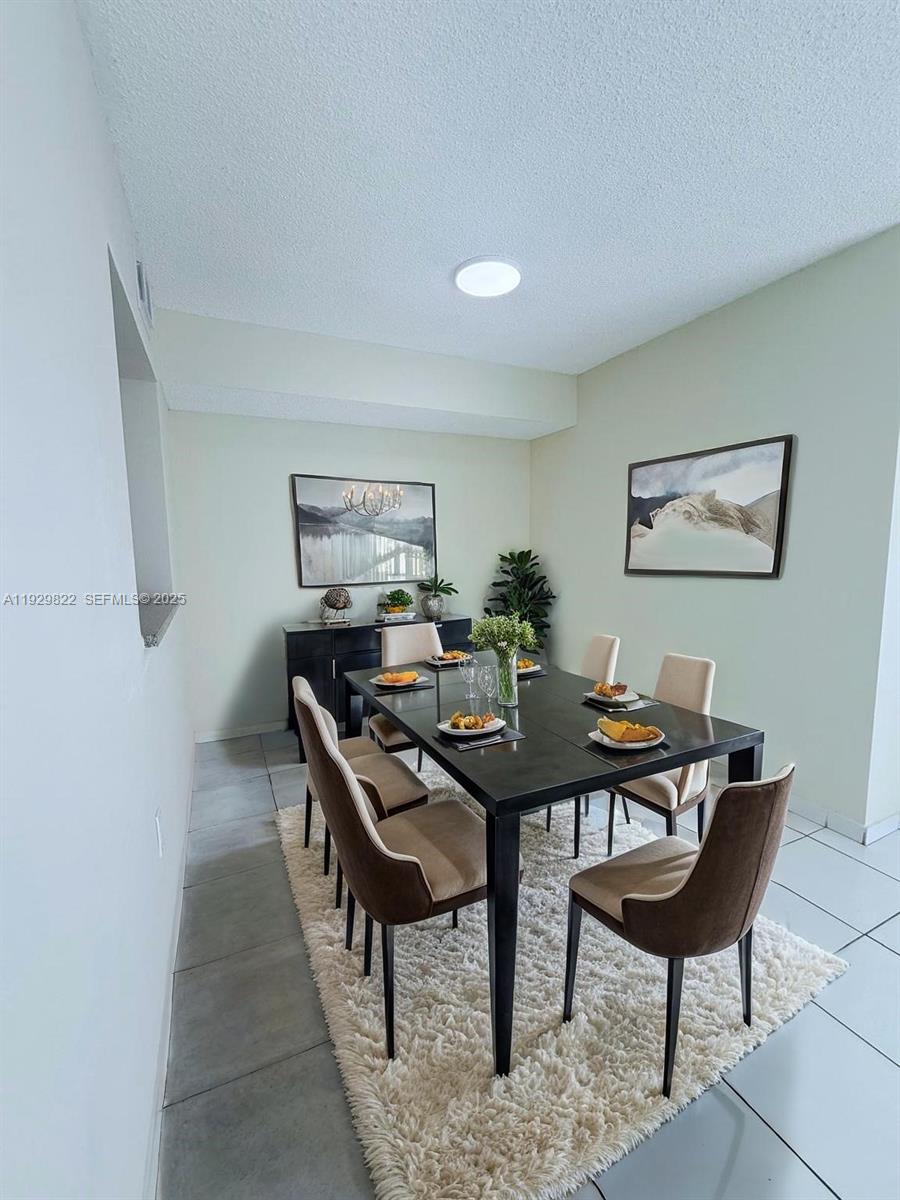 INTERNATIONAL TOWERS COND - Residential Lease