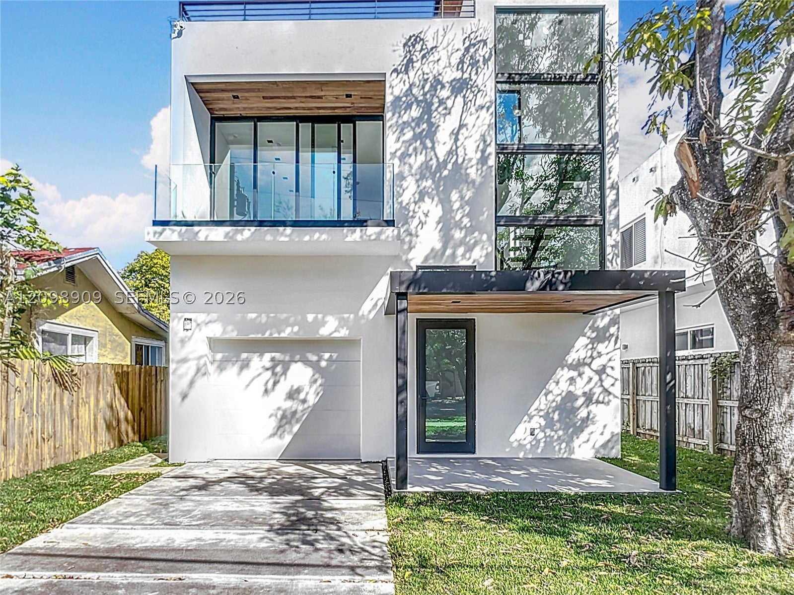 3069 SW 27th Ter