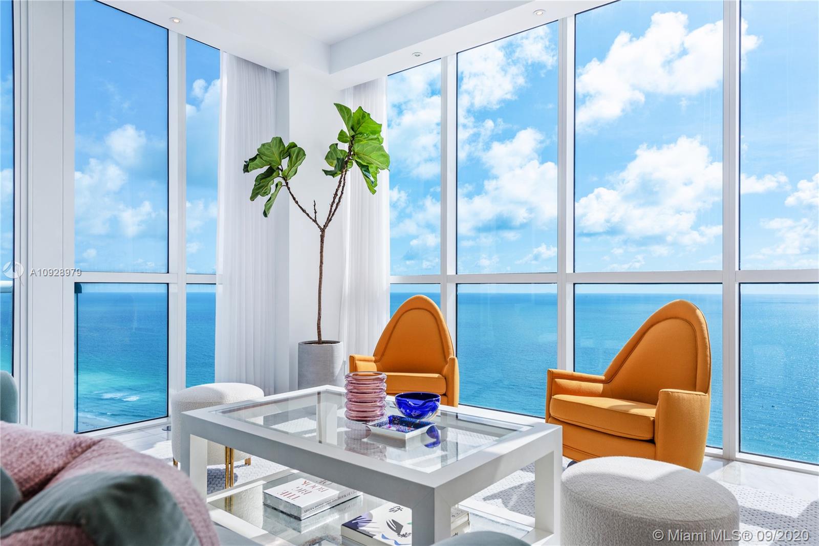 CONTINUUM ON SOUTH BEACH - Residential