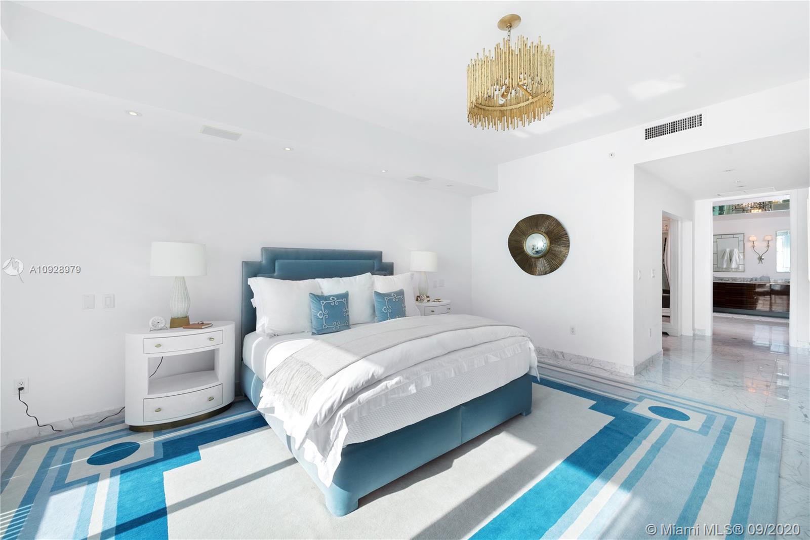 CONTINUUM ON SOUTH BEACH - Residential