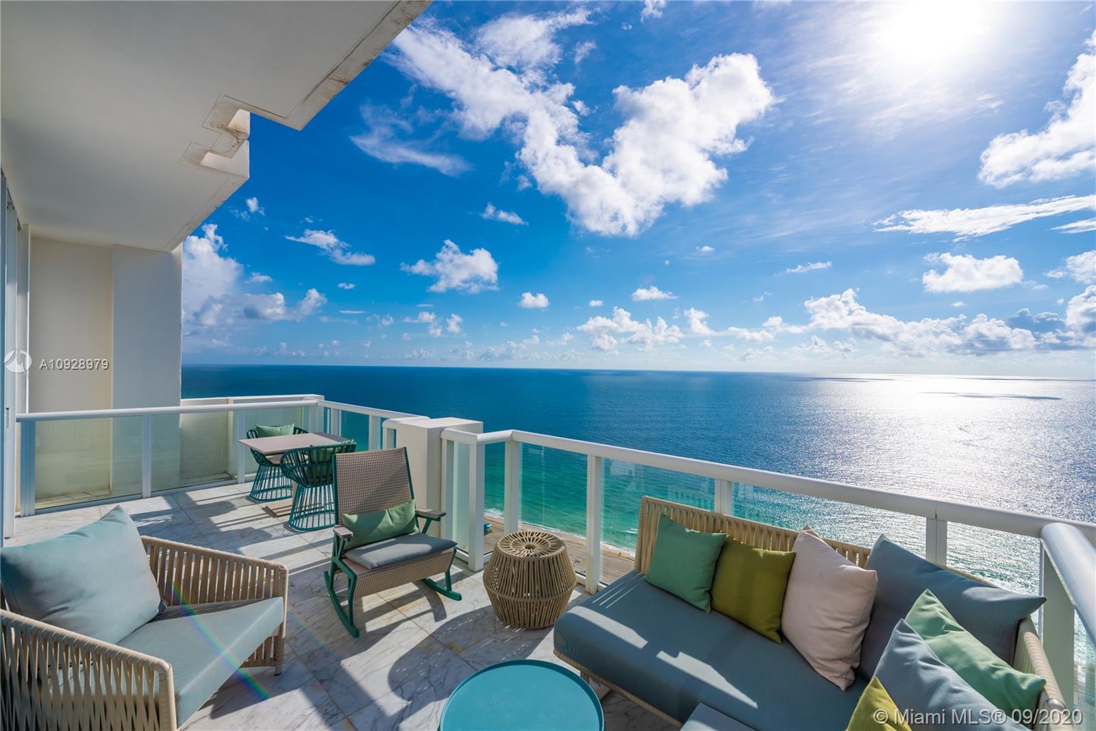 CONTINUUM ON SOUTH BEACH - Residential