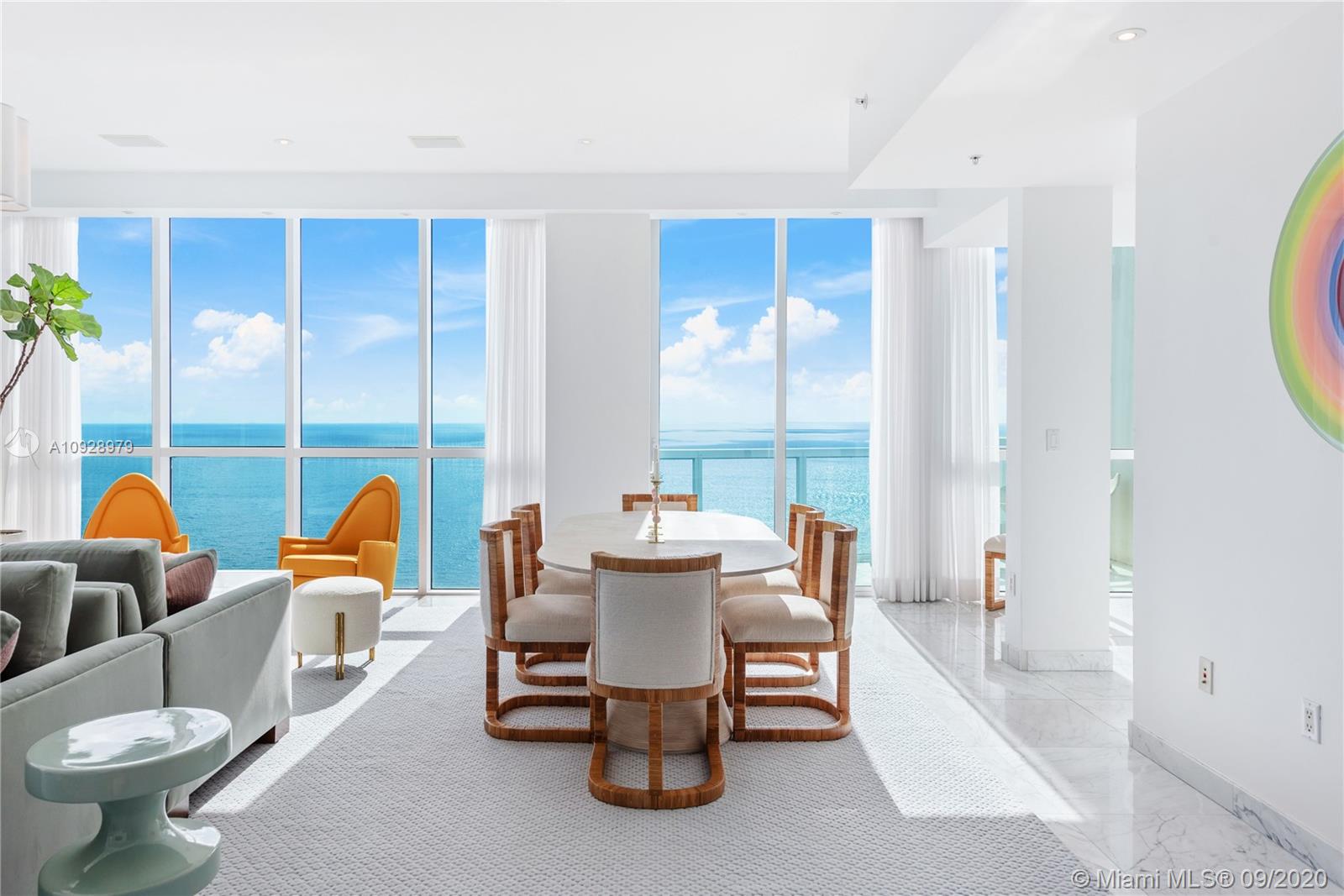 CONTINUUM ON SOUTH BEACH - Residential