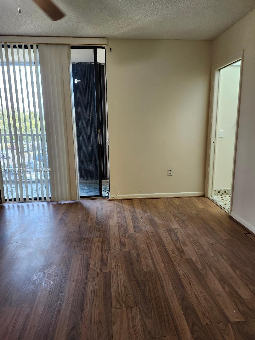 HORIZONS WEST CONDO #4 - Residential