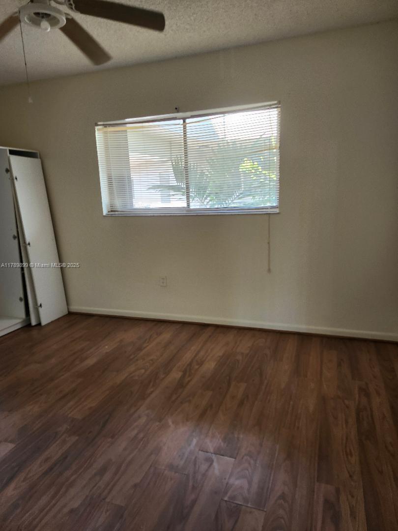 HORIZONS WEST CONDO #4 - Residential