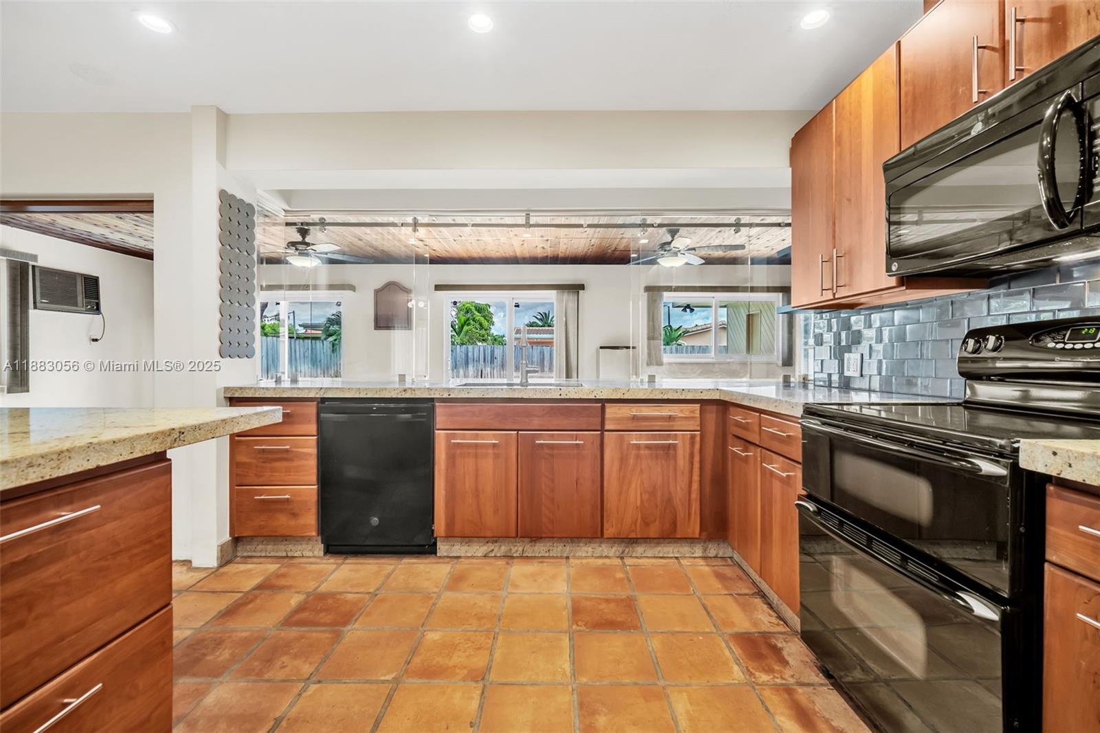 HOLLYWOOD HILLS 1965 - Residential