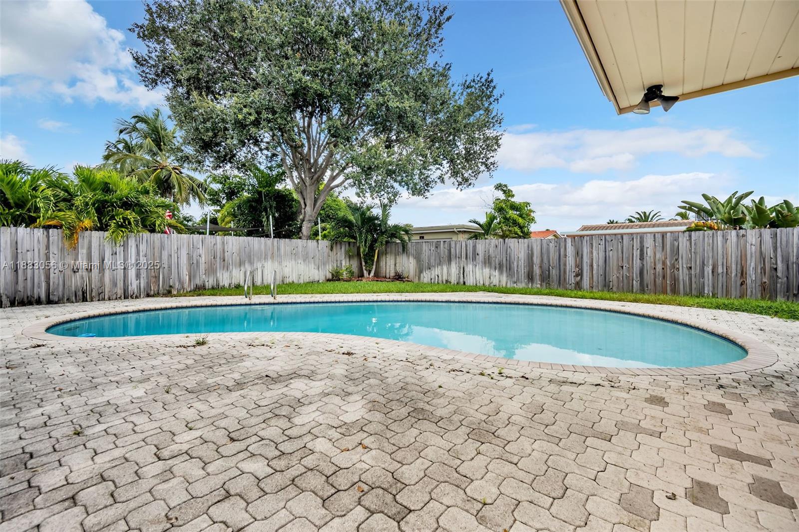 HOLLYWOOD HILLS 1965 - Residential