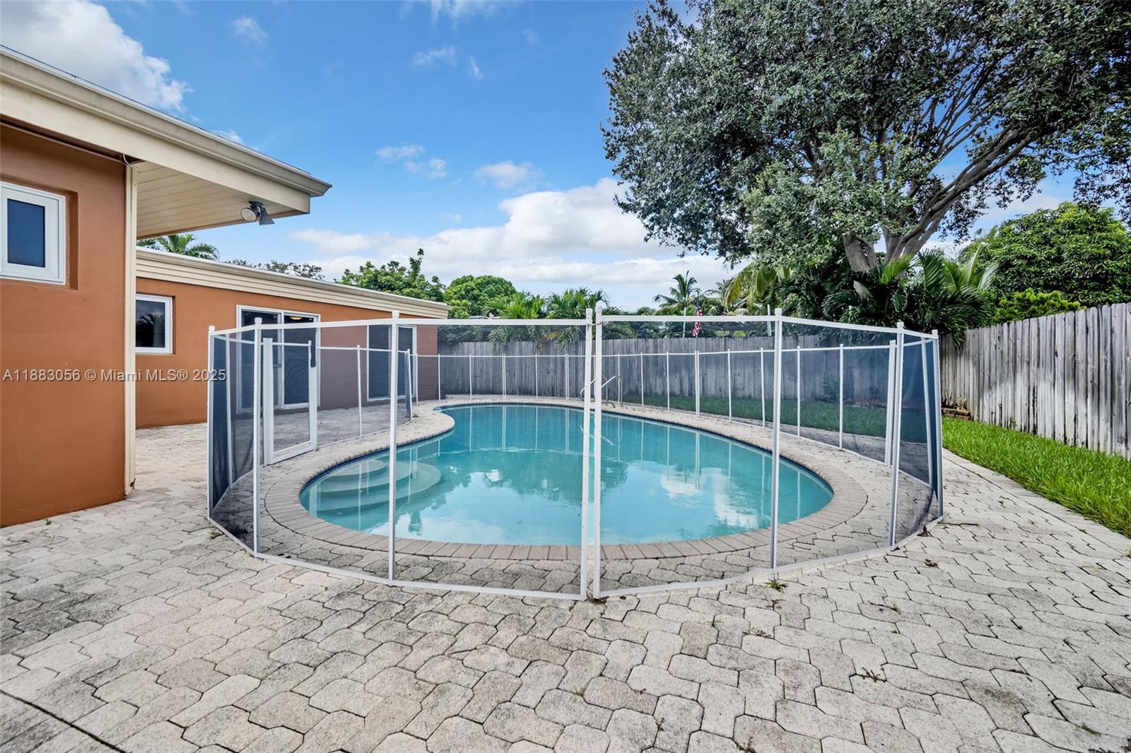 HOLLYWOOD HILLS 1965 - Residential