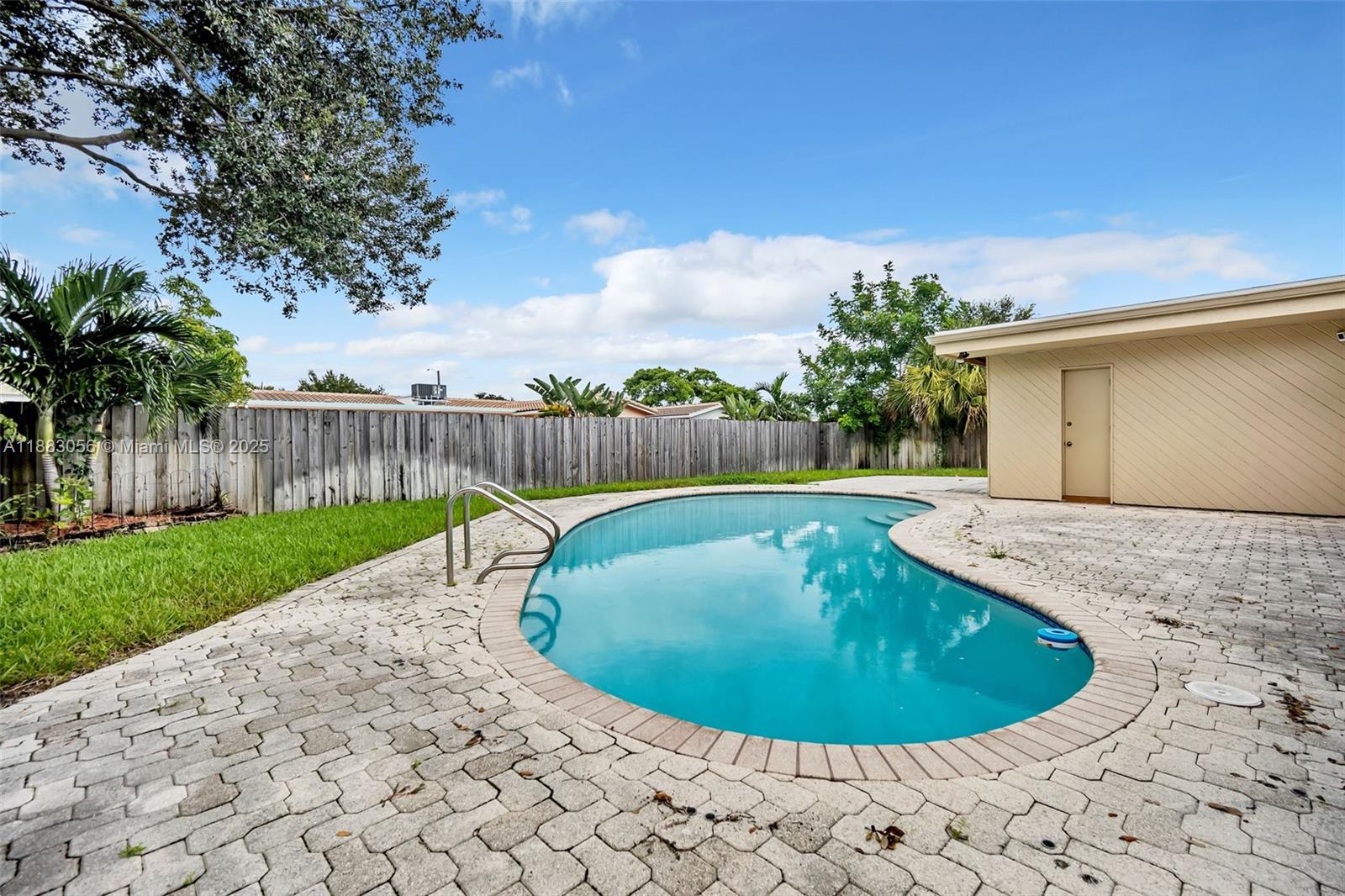 HOLLYWOOD HILLS 1965 - Residential