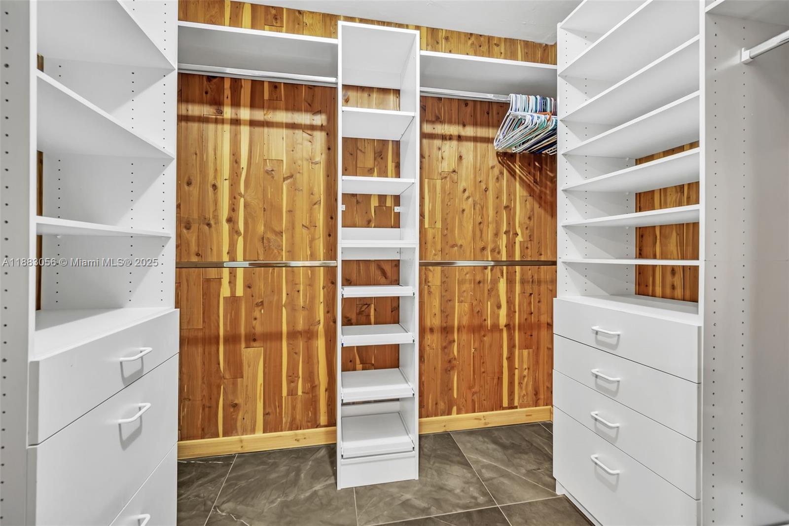 HOLLYWOOD HILLS 1965 - Residential